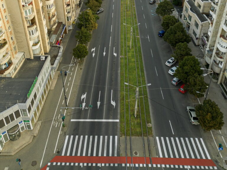 Der Trend, Straßenbahnlinien mit Sedum zu begrünen, ist eine kluge Lösung