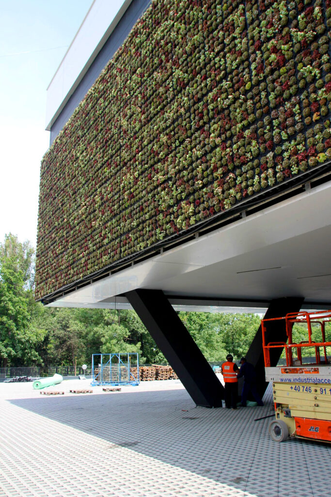 Modulares System für vertikale Gärten